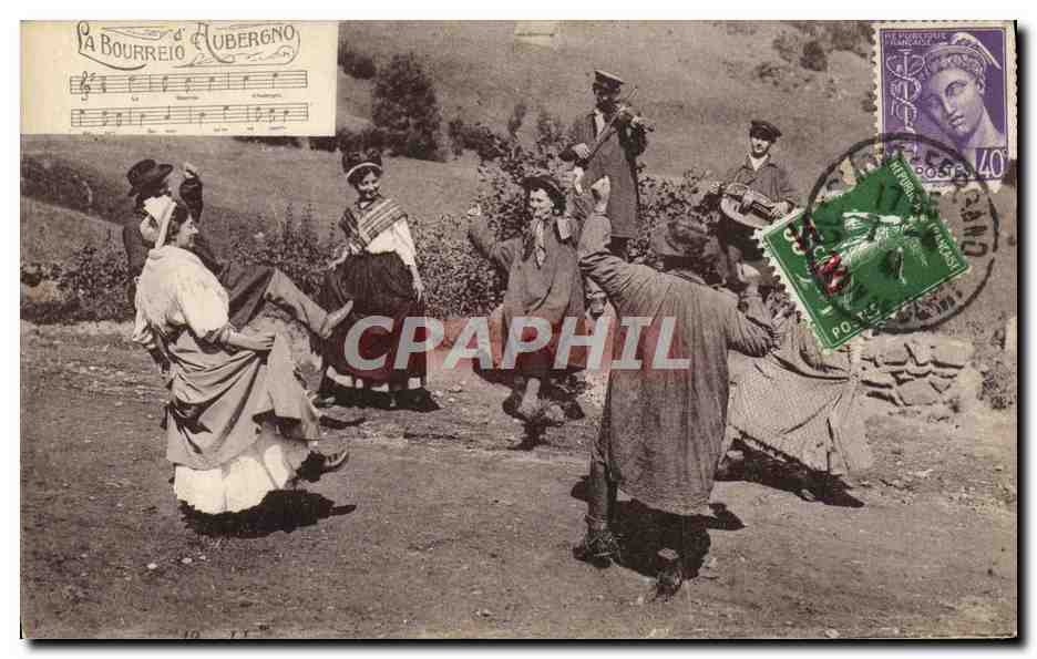 CPA Folklore Types d'Auvergne La bourree