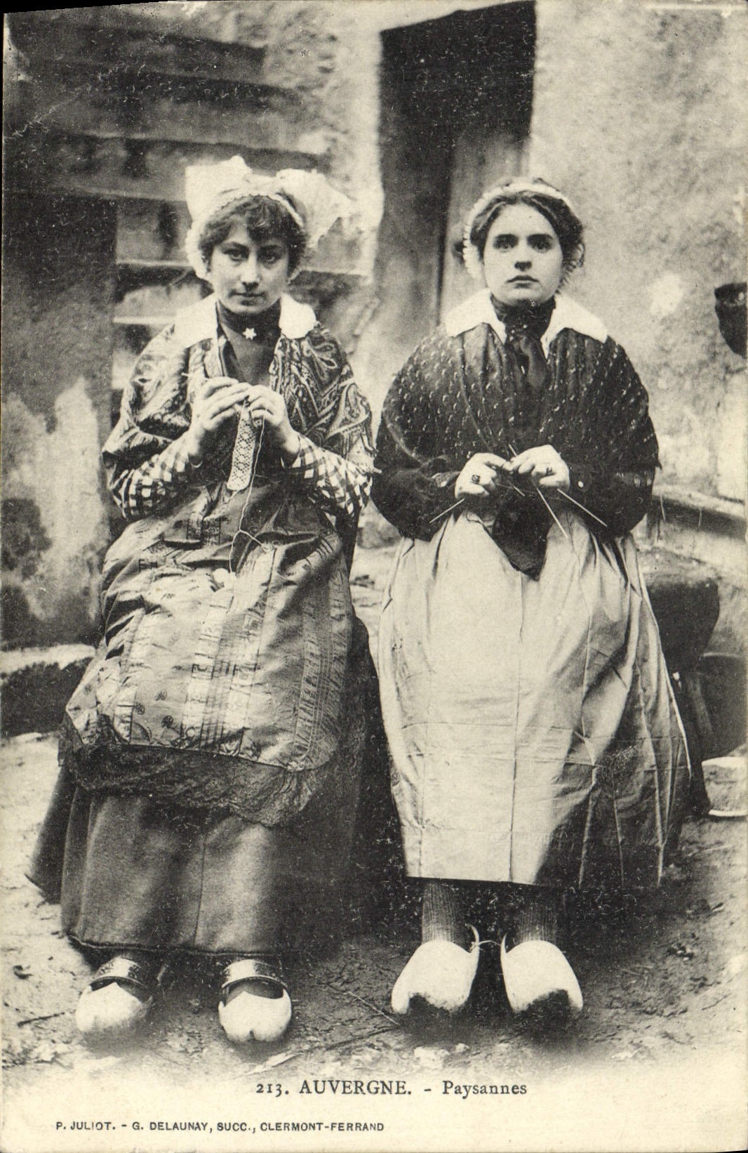 CPA Folklore Auvergne Paysannes