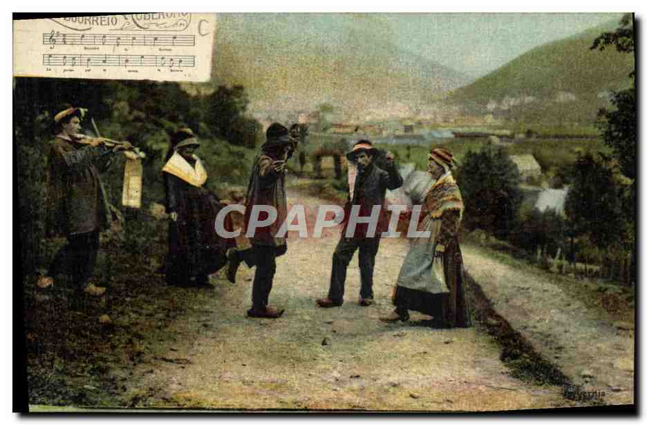 CPA Folklore Types d'Auvergne La bourree 