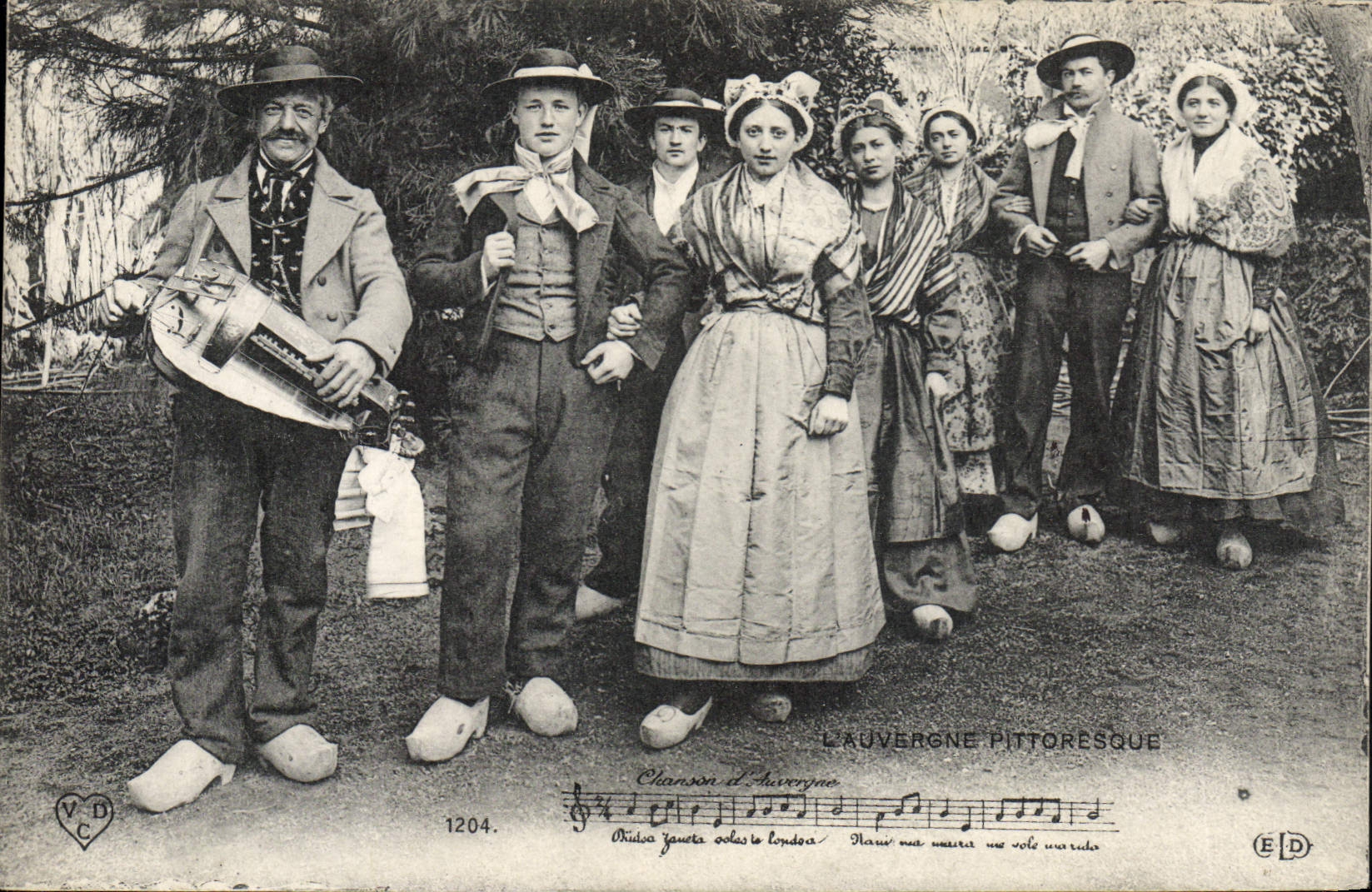 CPA Folklore Auvergne 