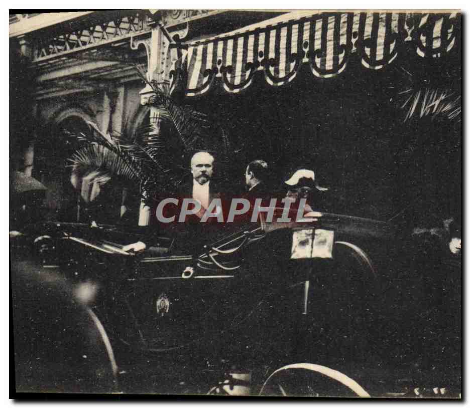 Portrait d'un homme en voiture — scène urbaine — éditeur inconnu