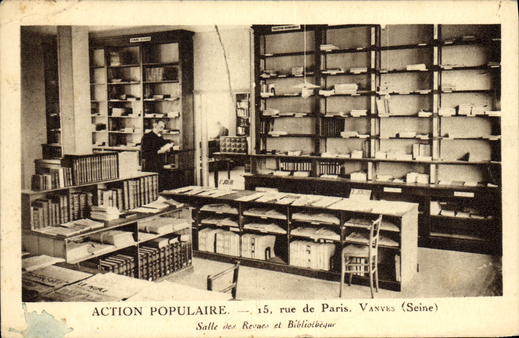 CPA Action Populaire Rue de Paris Vanves Salle des revues et bibliotheque 