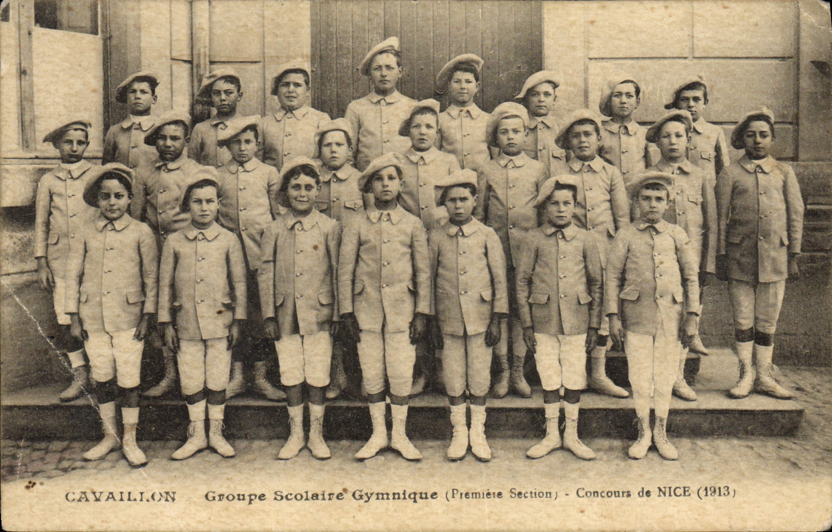 CPA Cavaillon Groupe scolaire Gymnique Concours de Nice 1913