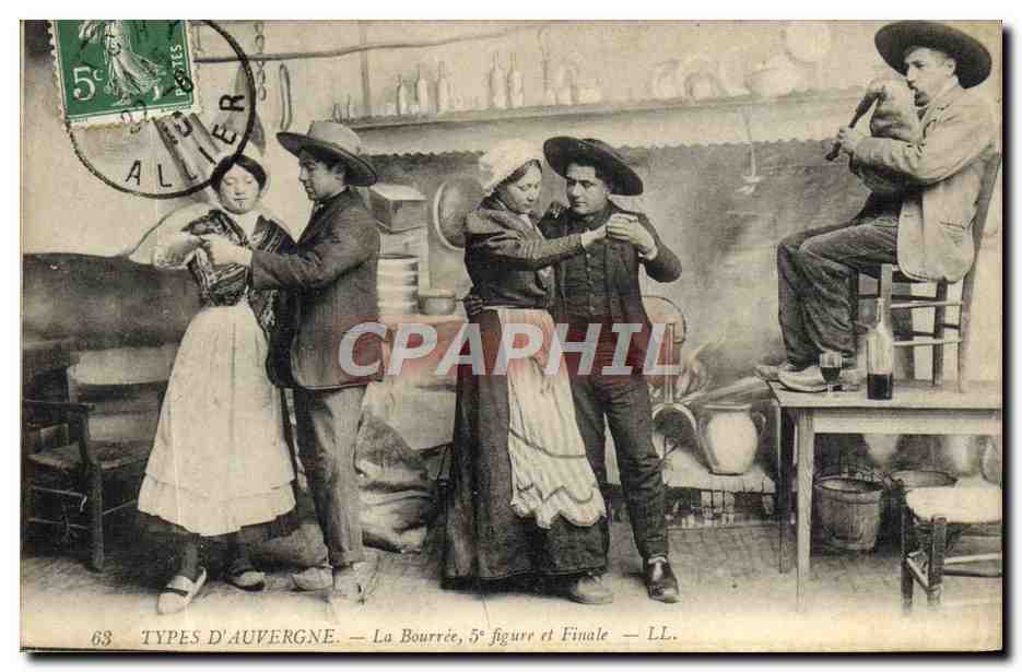 CPA Folklore Auvergne la bourree