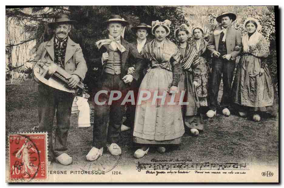 CPA Folklore Auvergne La bourree 