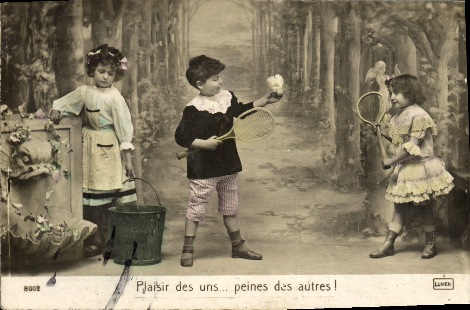Enfants jouant au tennis — LUMEN n°8002