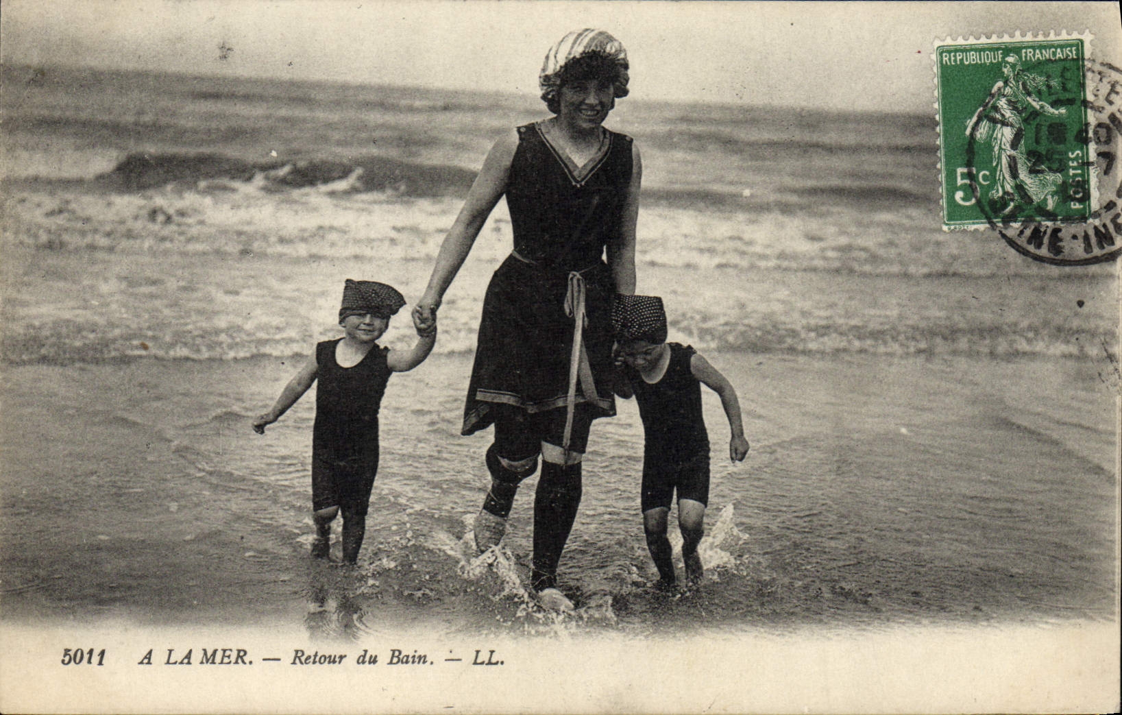 A LA MER — Retour du Bain — LL. — N° 5011