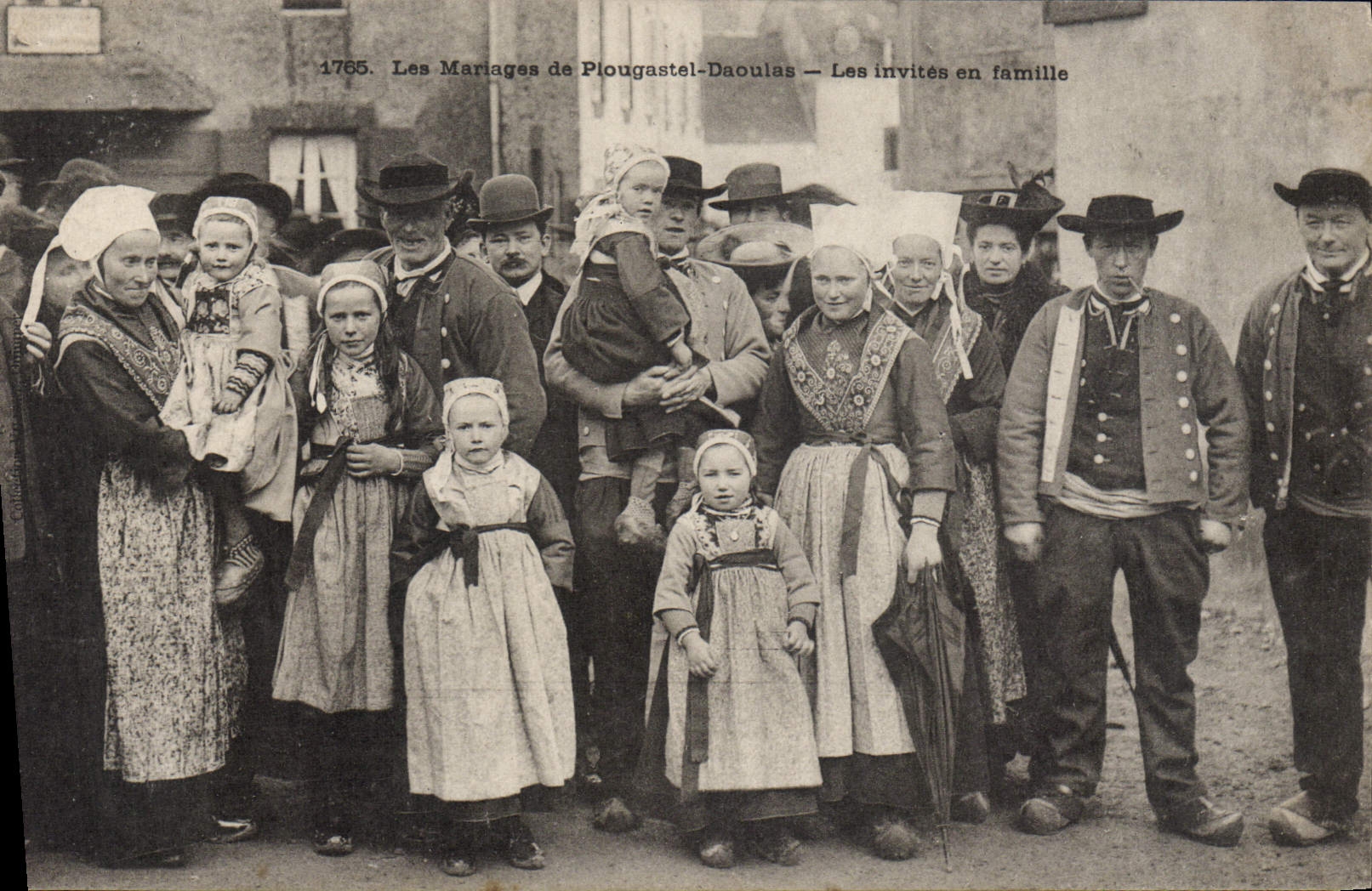 Plougastral-Daoulas — Les mariages — Les invités en famille — éditeur non visible