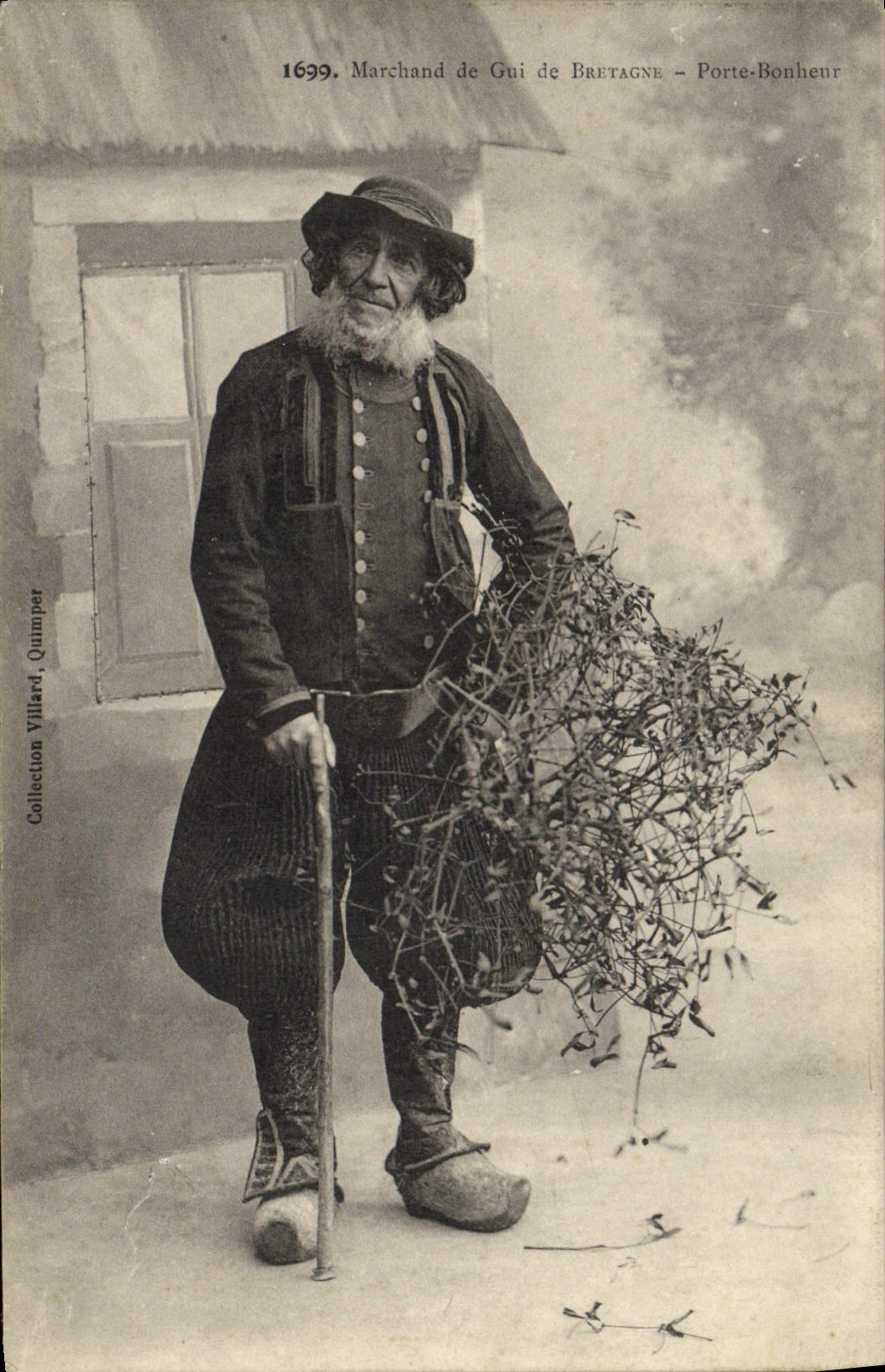 CPA Folklore Marchand de gui de Bretagne Porte bonheur 
