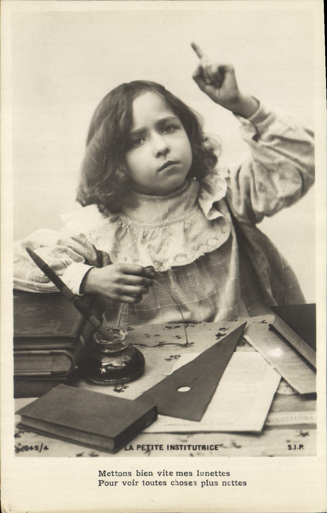 CPA Fantaisie Enfant La petite institutrice