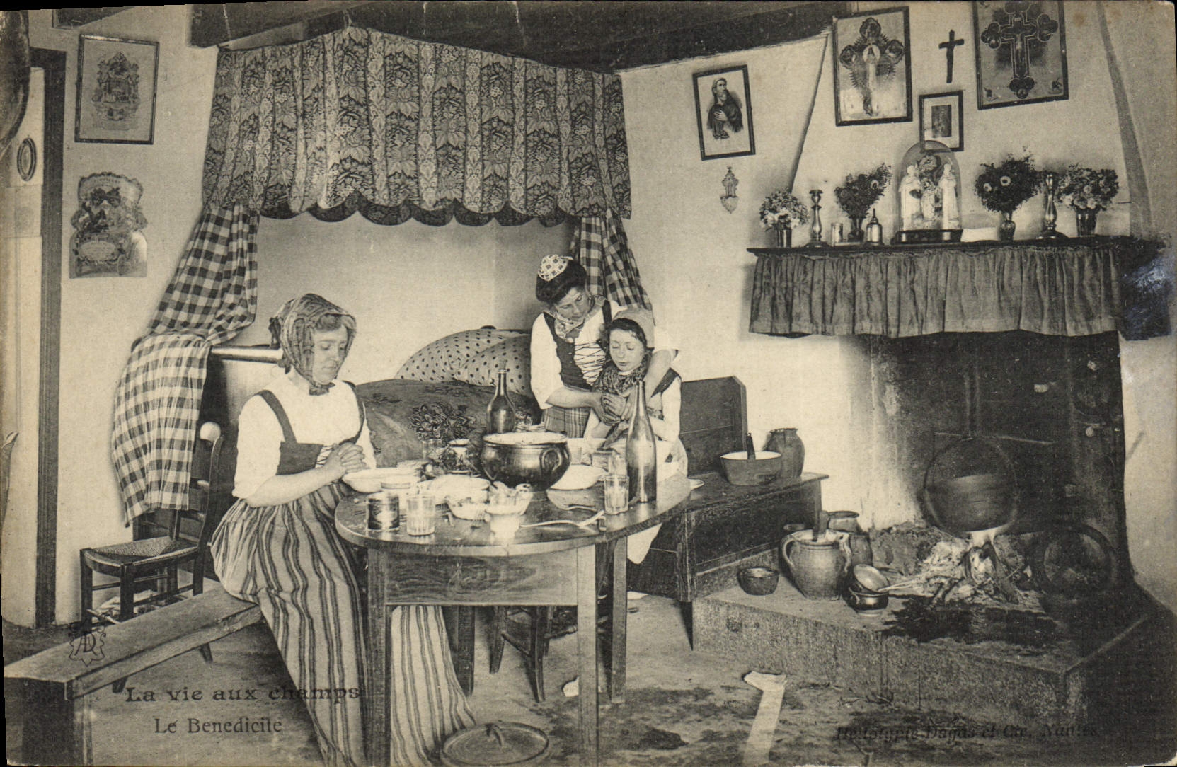 CPA Folklore La vie aux champs Le Benedicite