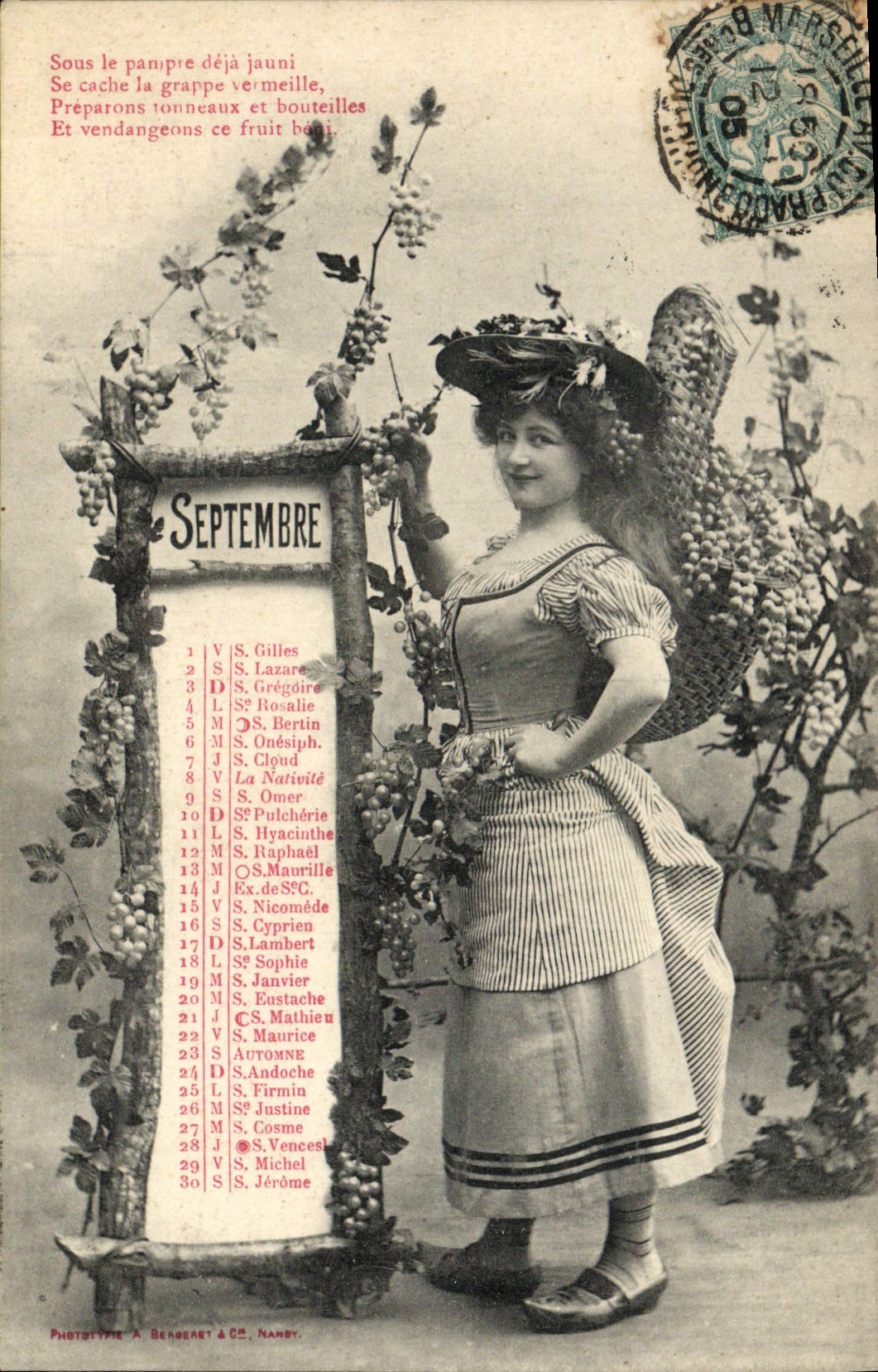 Femme en costume de vendangeuse — calendrier de septembre — Phototype A. Bergeat & Cie, Nancy