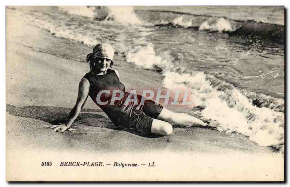 CPA Fantaisie Femme Maillot de Bain Berck Plage Baigneuse 