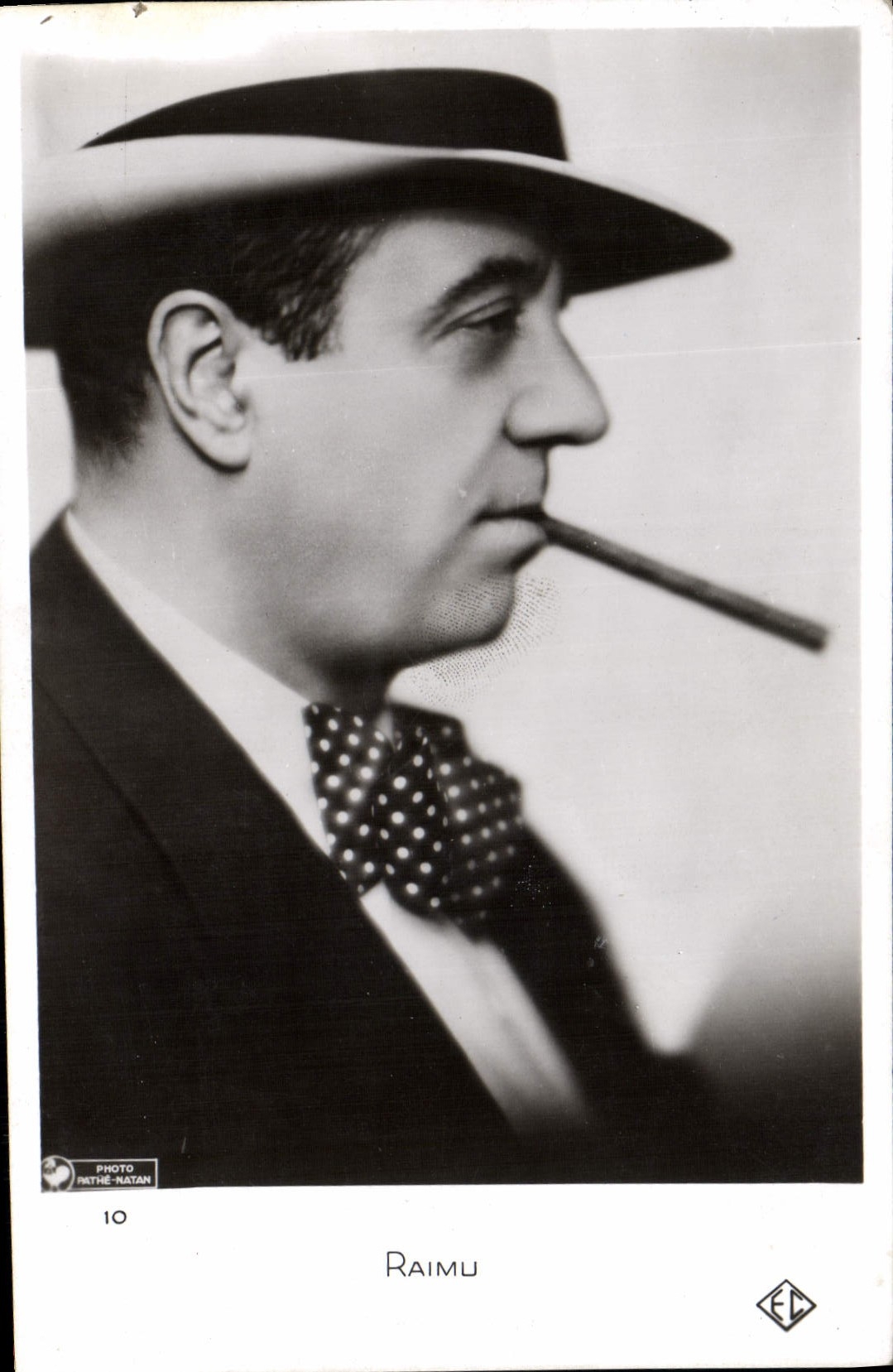CPM Cinema Raimu Cigare Tabac Fanny La petite Chocolatiere 