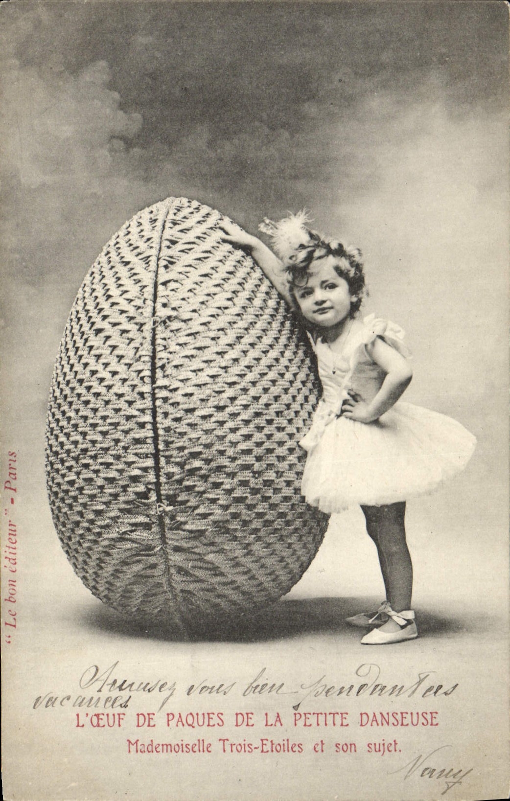 CPA Danse L'oeuf de Paques de la petite danseuse Mademoiselle Trois Etoiles et son sujet 
