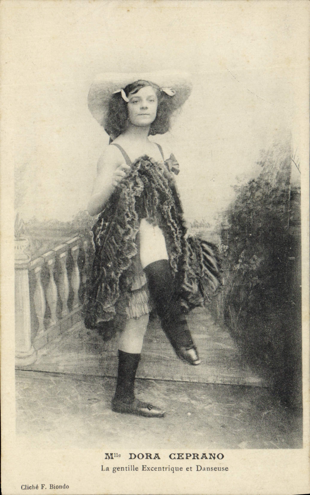 CPA Danse Mlle Dora Ceprano La gentille excentrique et danseuse 