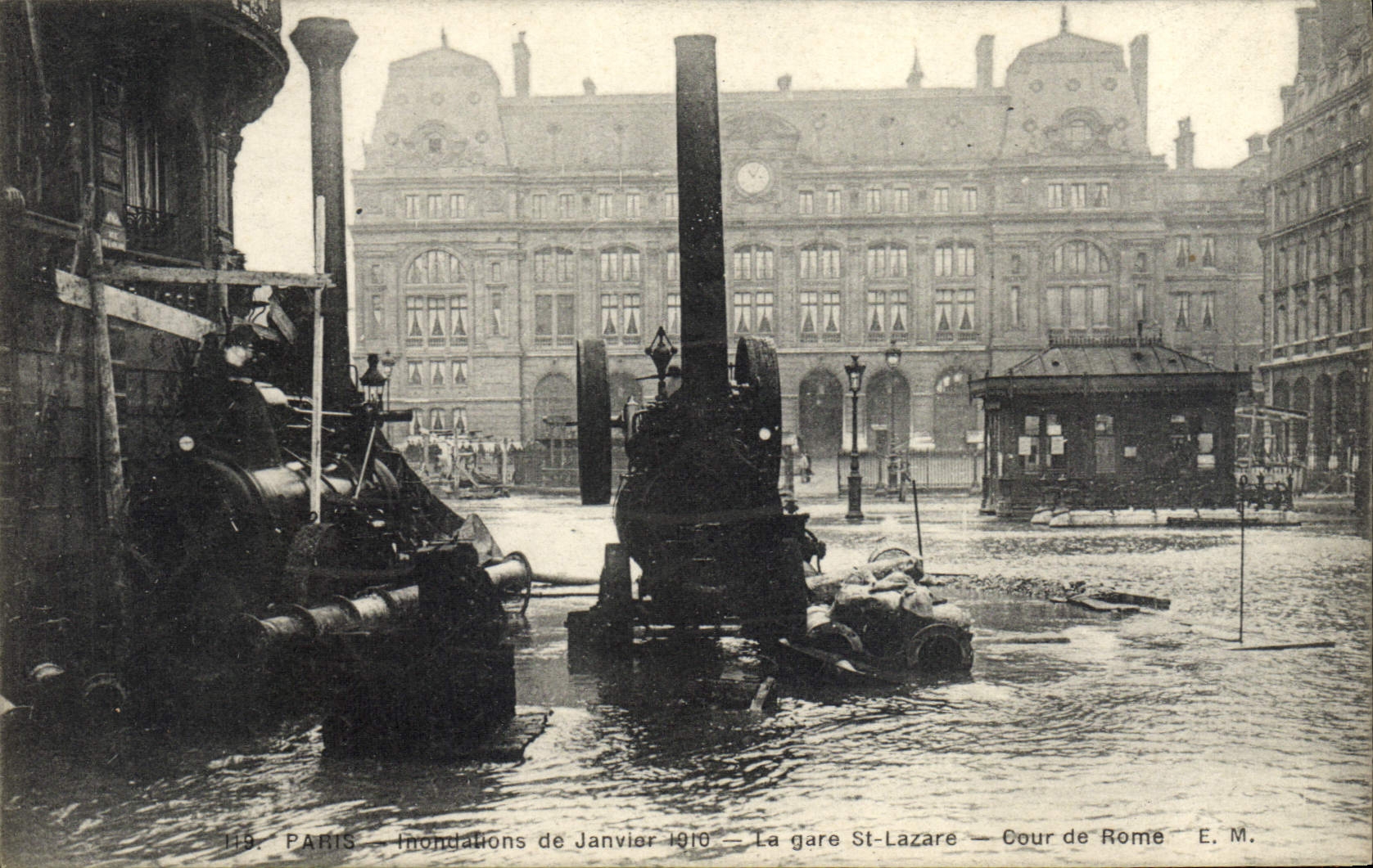 Paris — Inondations de Janvier 1910 — La gare St-Lazare — Cour de Rome — E. M.