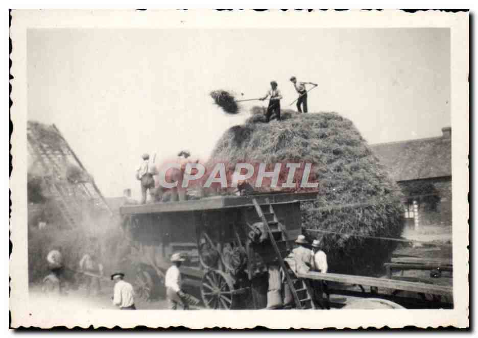 Photo Locomobile Machine dans les champs 