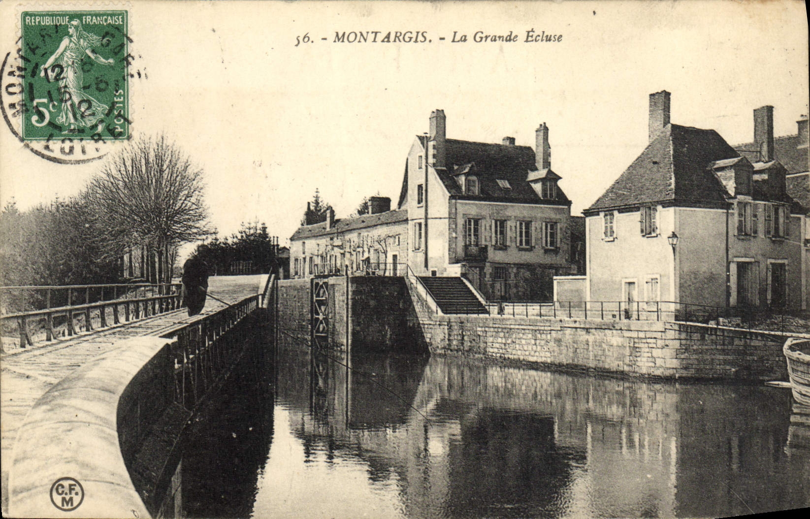 CPA Montargis La grande ecluse Peche Pecheur 
