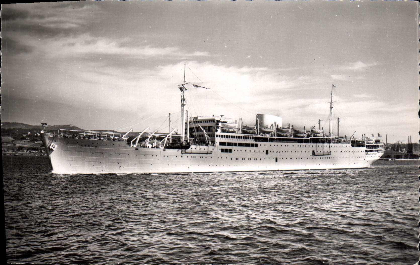 Navire cargo — vue de profil — FÉLIX-ROUSSEL (Cie des Messageries Maritimes)