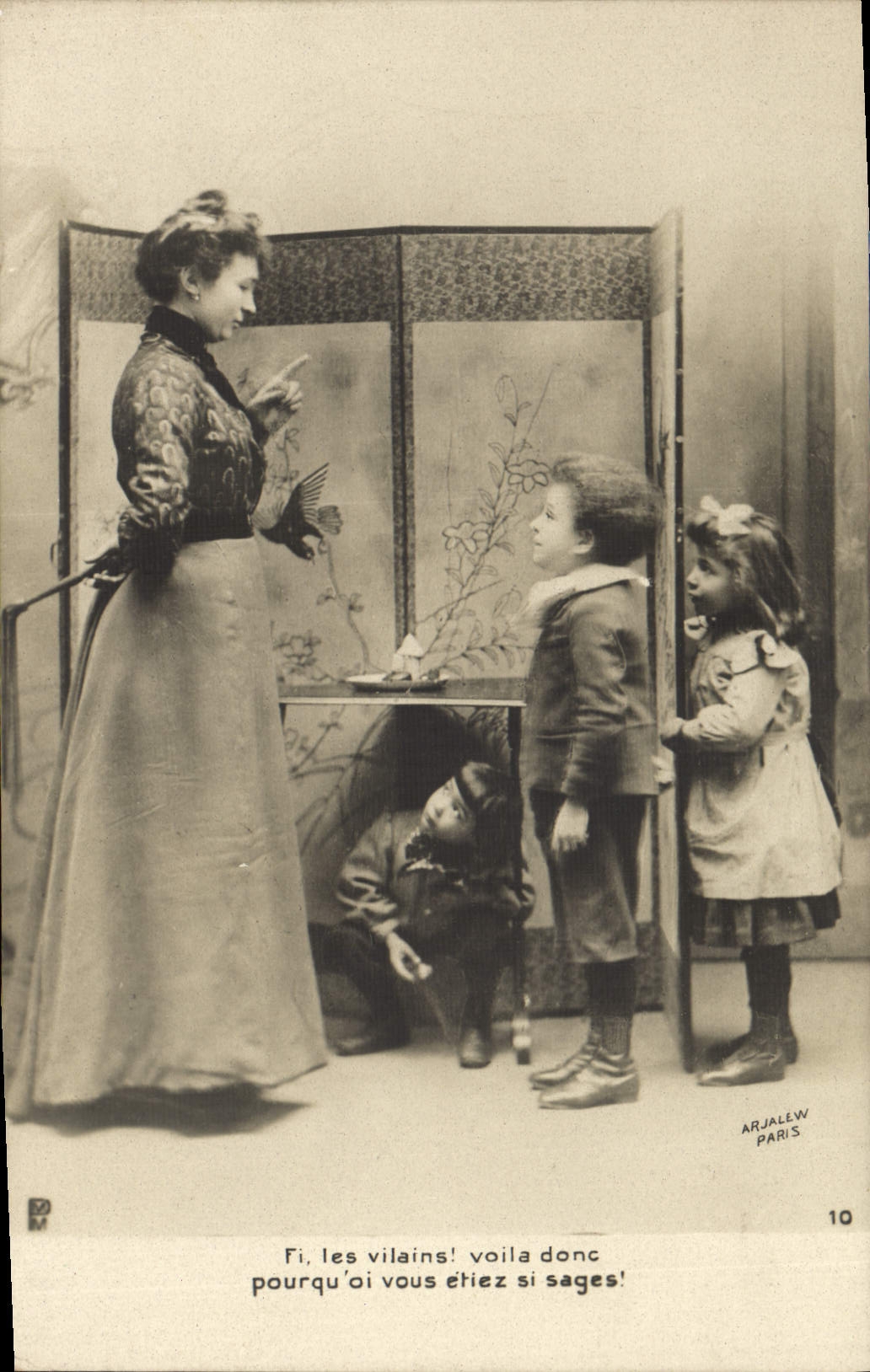 Frau und Kinder — Strafszene — Arjallew, Paris, n°10