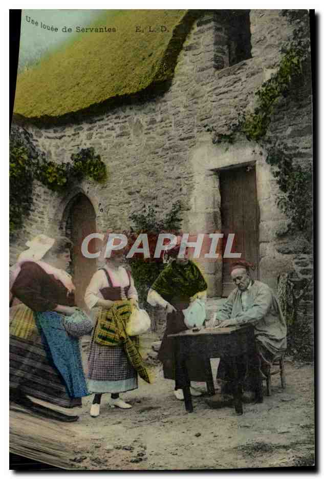 CPA Folklore Une louee de servantes