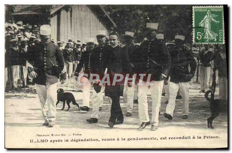 U.L.M.O après la dégradation, remis à la gendarmerie, est reconduit à la Prison — Phototypie Merlus Bar — Toulon
