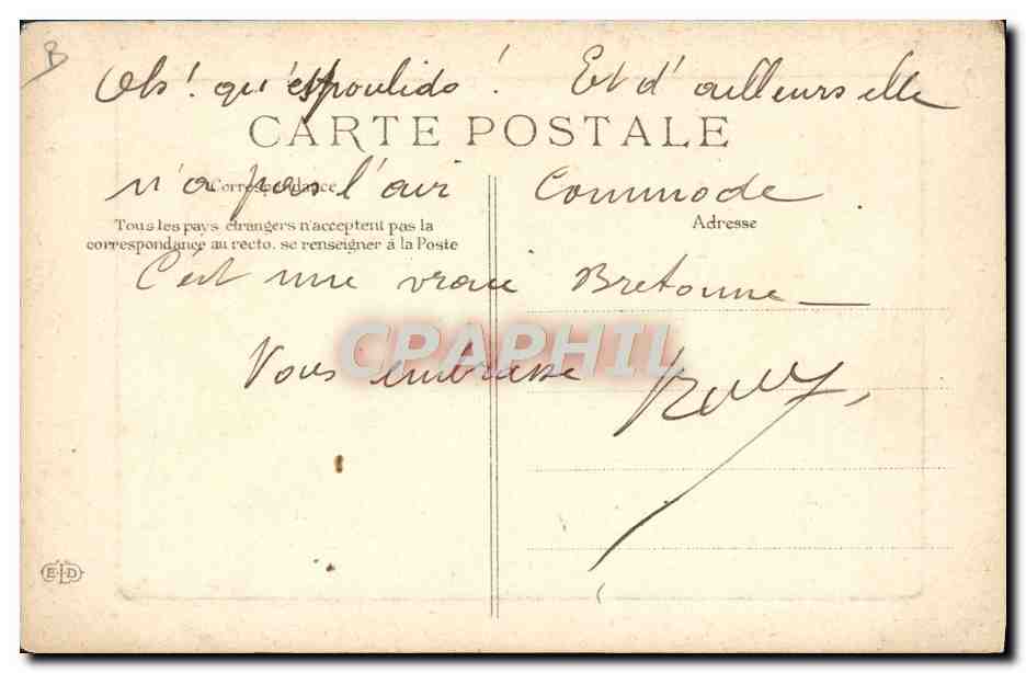 CPA Folklore Tabac Bretagne La pipe de la vieille porteuse d'eau — Verso