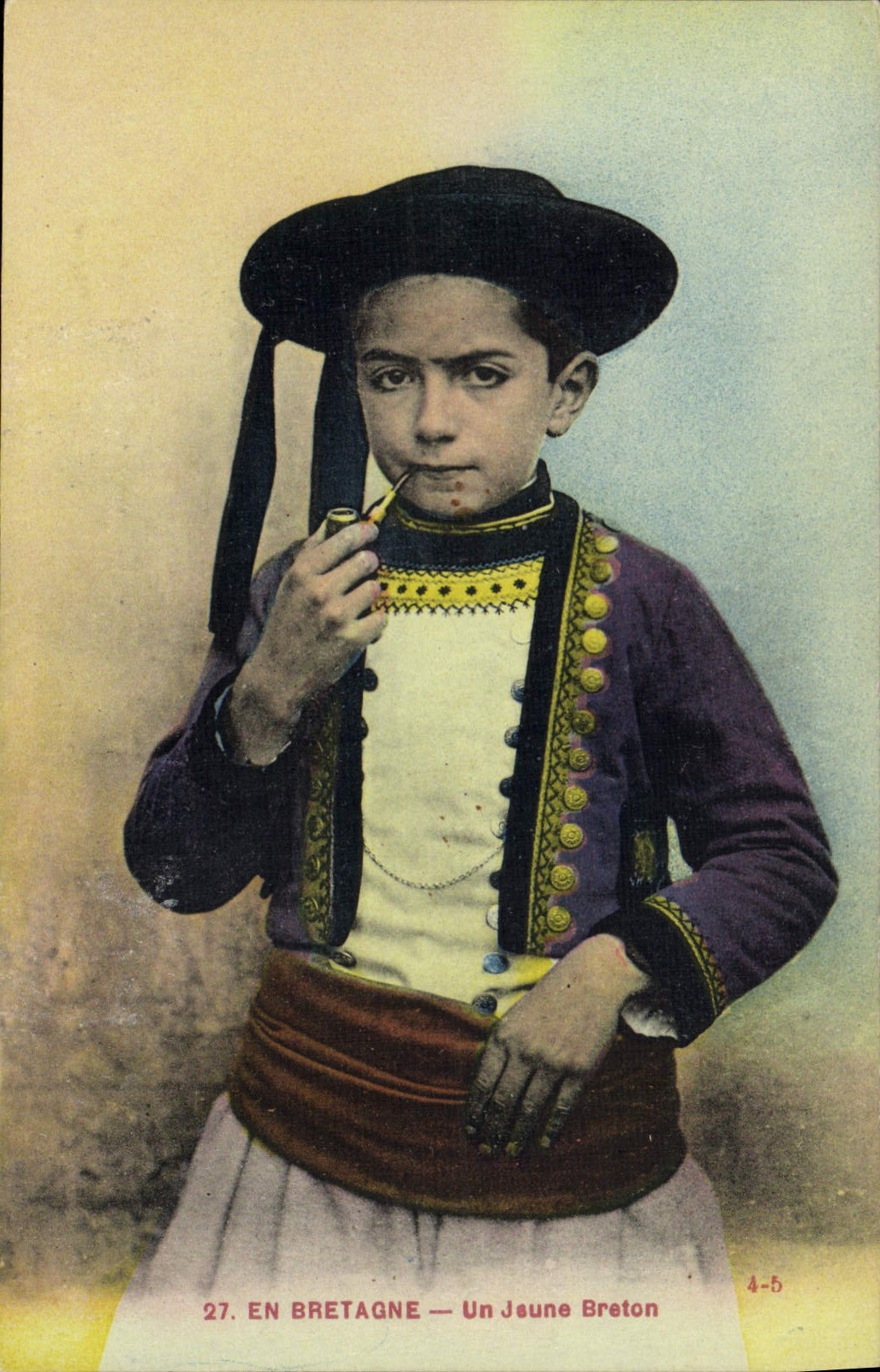 CPA Folklore Tabac Bretagne Un jeune breton 
