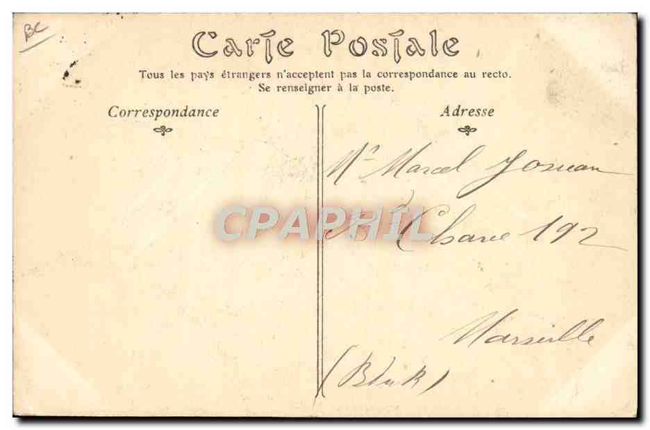 CPA Folklore Tabac Femme allumant sa pipe — Verso