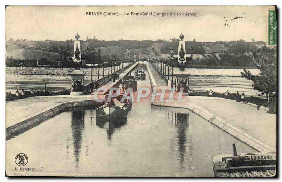 CPA Bateau Peniche Briare Le pont canal 