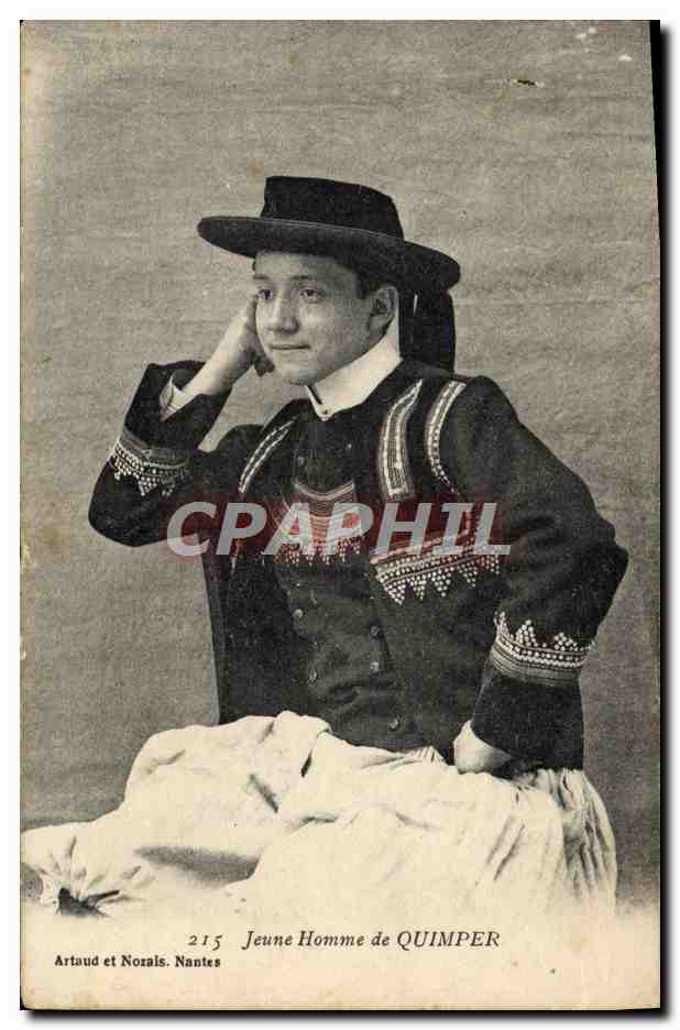 CPA Folklore Jeune homme de Quimper 