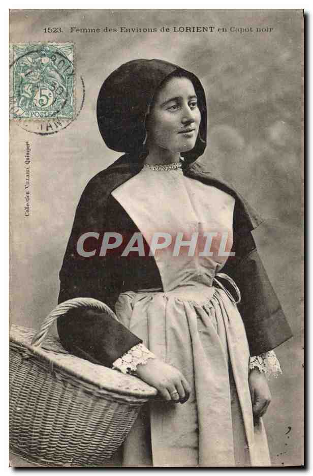 CPA Folklore Femme des environs de Lorient en capot noir 
