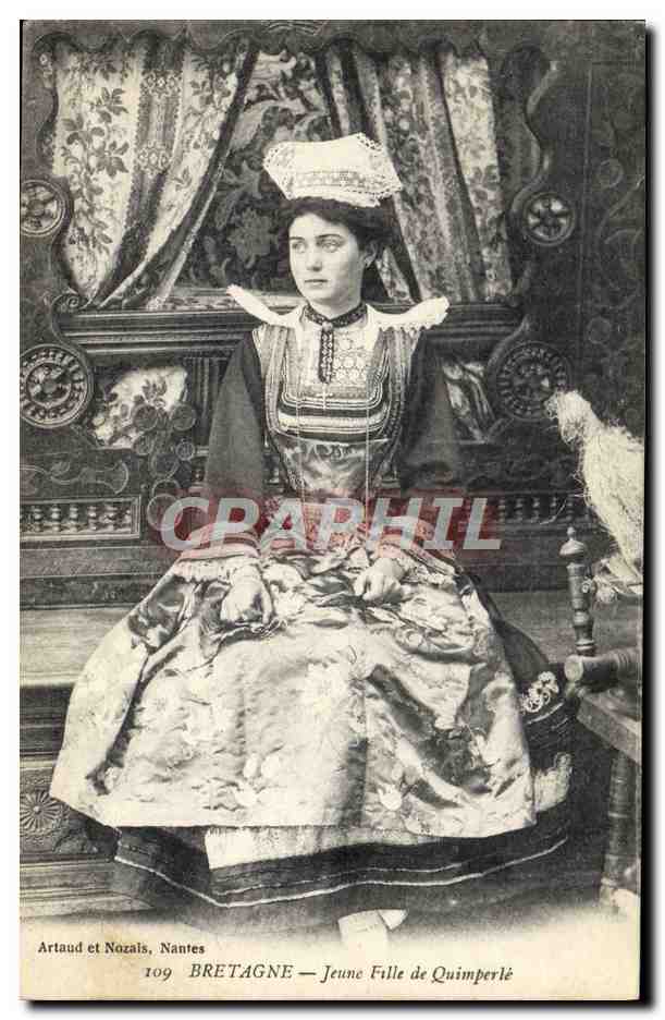 CPA Folklore Bretagne Jeune fille de Quimperle
