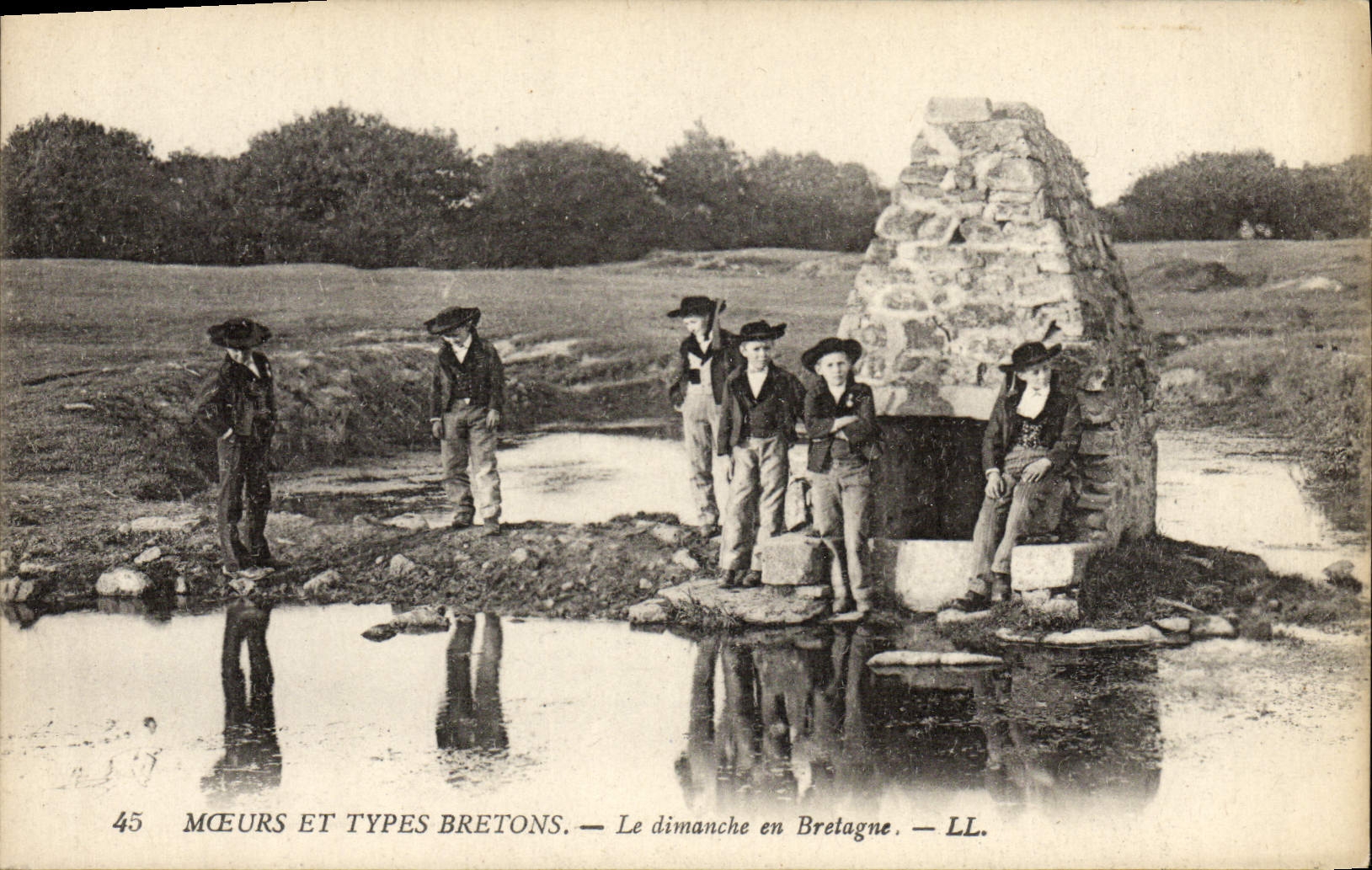 CPA Folklore Bretagne Le dimanche en Bretagne 