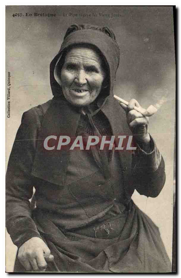 CPA Folklore Tabac Bretagne La pipe regaye ses vieux jours 