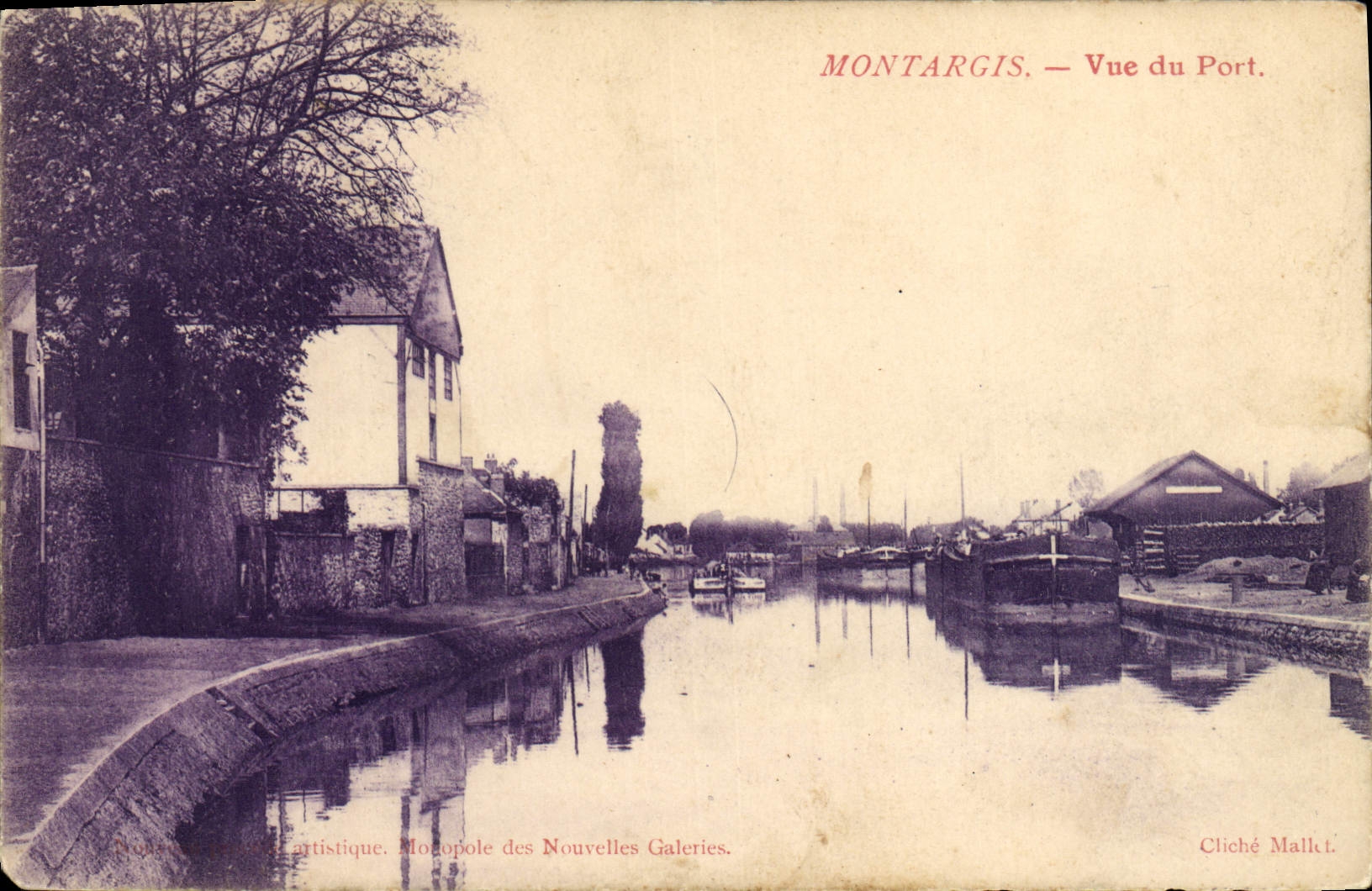 CPA Bateau Peniche Montargis Vue du port 