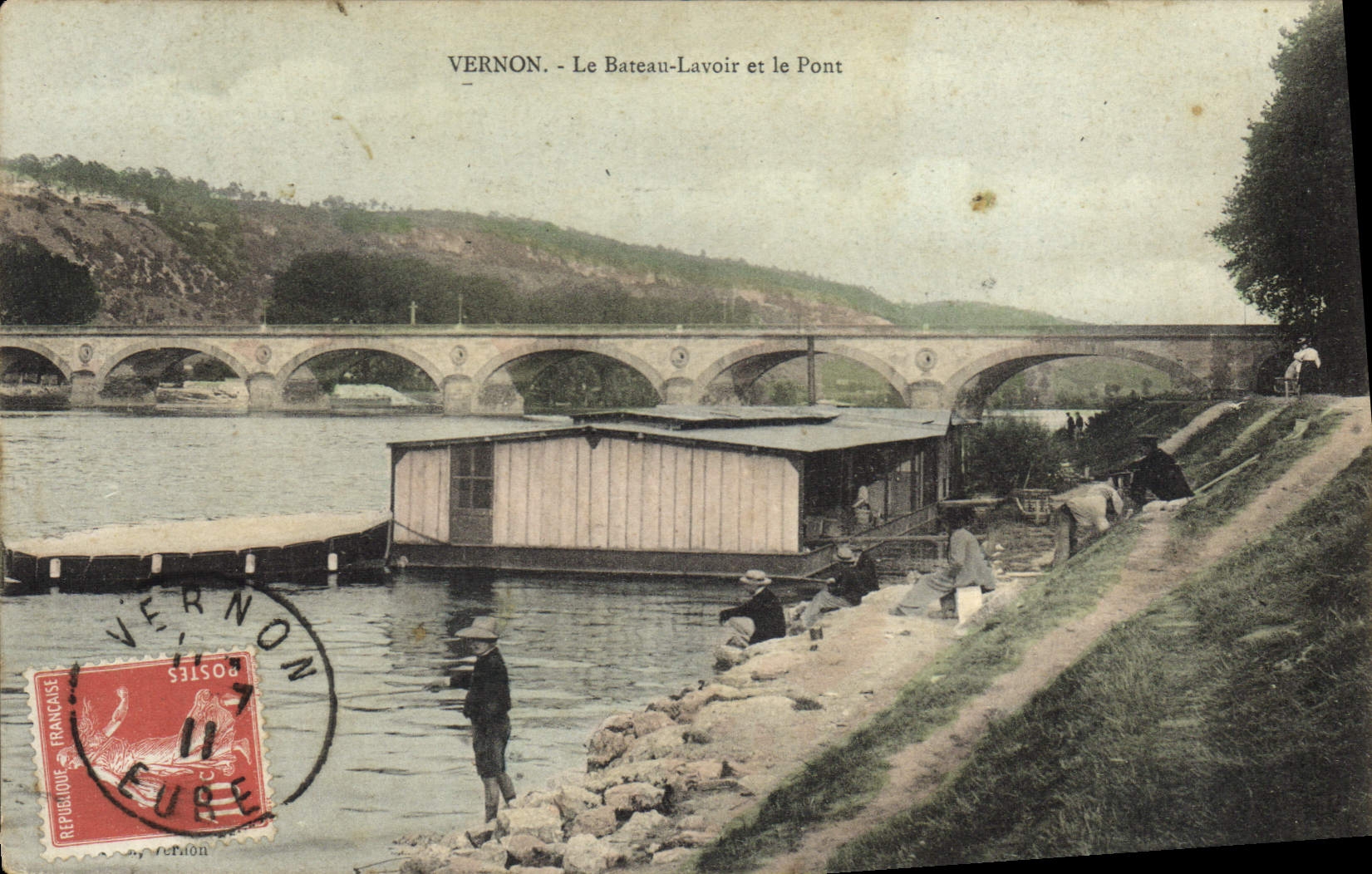 CPA Bateau Peniche Vernon Le bateau lavoir et le pont 