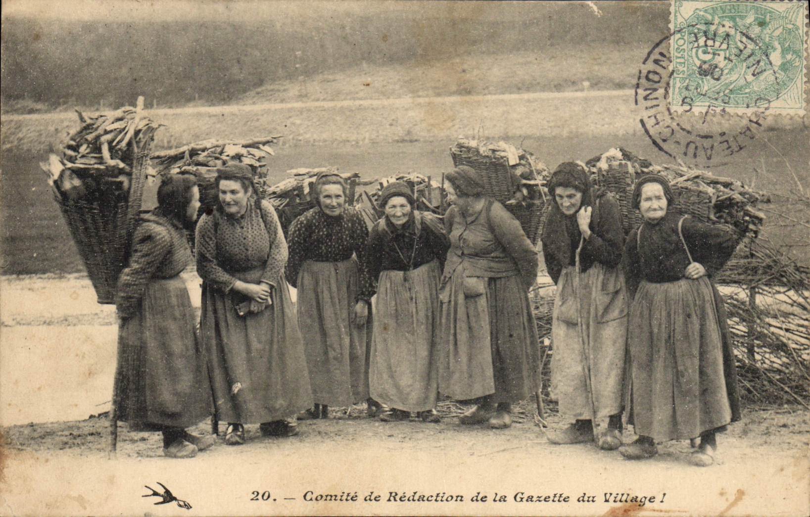 CPA Foret Folklore Comite de redaction de la gazette du village FEmmes 