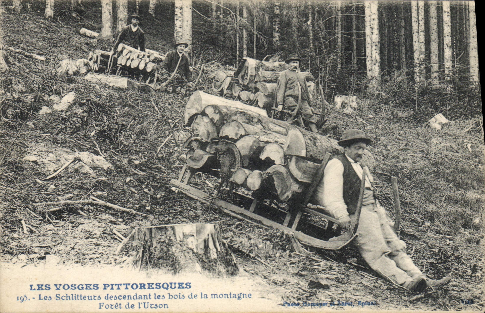 CPA Foret Folklore Les Vosges Les Schlitteurs descendant les bois de la montagne Foret de l'Urson TOP