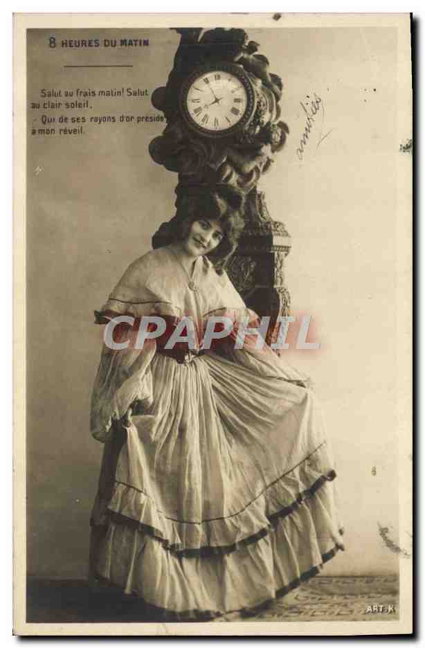 CPA Fantaisie Femme 8 heures du matin Horloge