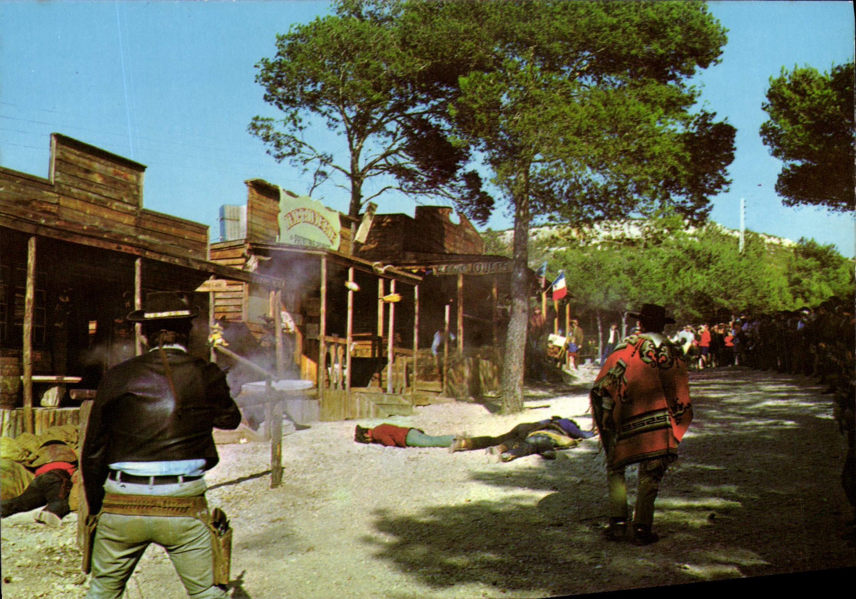 CPM Far West Cow Boy Western village Ok Corral Cuges les pins Reglement de compte a OK Corral