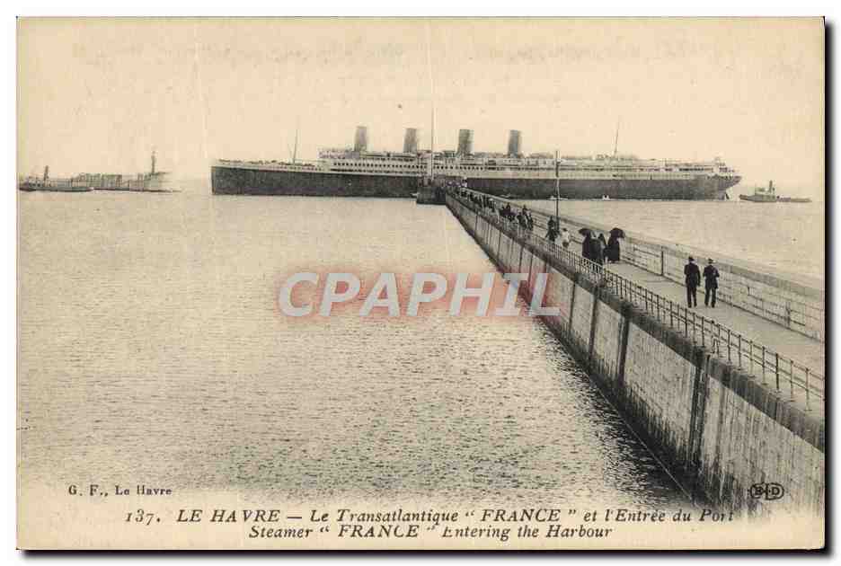 Le Havre — Le Transatlantique "FRANCE" et l'Entrée du Port