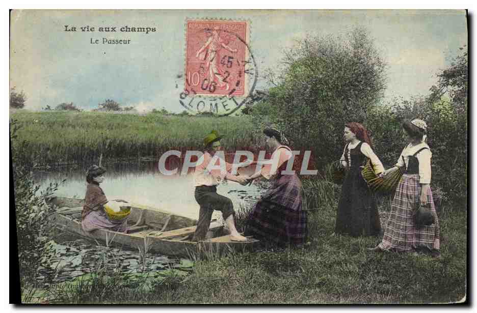 CPA Foklore La vie aux champs Le passeur 