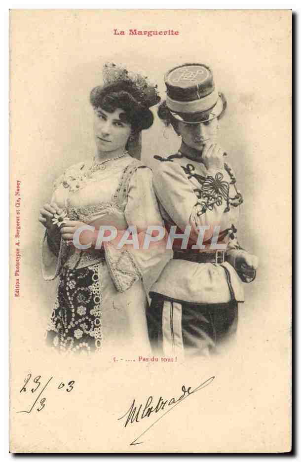 Deux femmes — une en tenue de militante, l'autre en robe élégante — Édition Phototypie A. Bergeret et Cie, Nancy