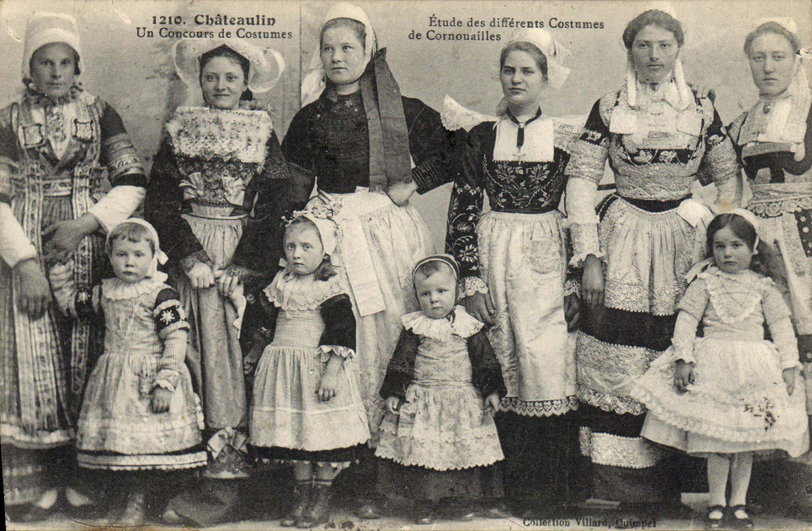 CPA Folklore Chateaulin Un concours de costumes Cornouailles