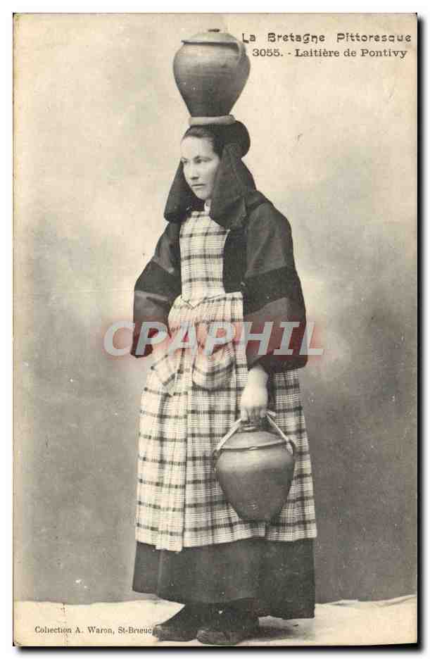 CPA Folklore Bretagne Laitiere de Pontivy 