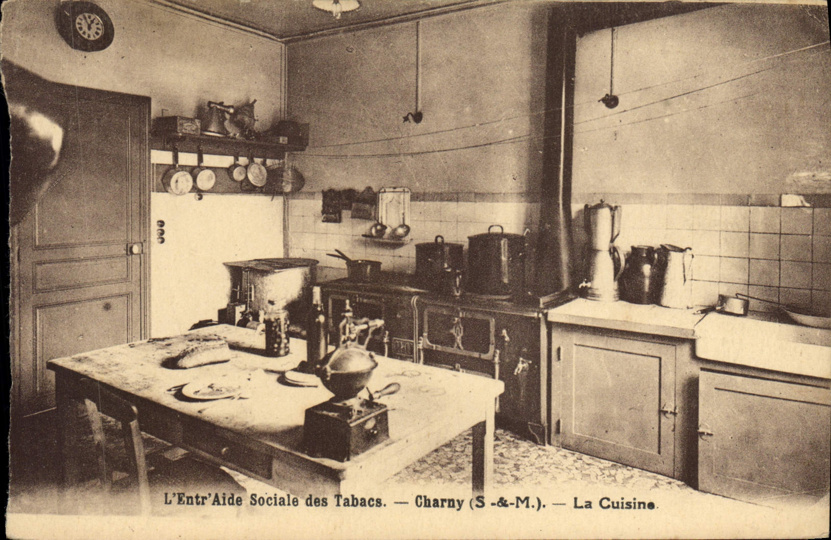 CPA Tabac L'entraide sociale des tabacs Charny La cuisine
