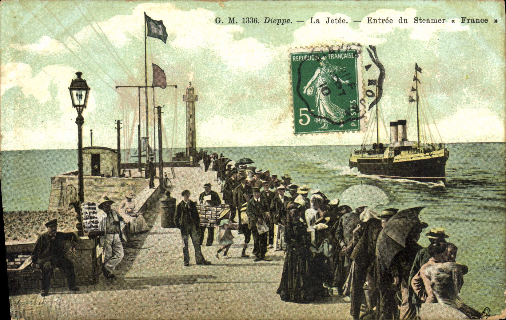 CPA Bateau Paquebot Dieppe La jetee Entree du stearmer France 