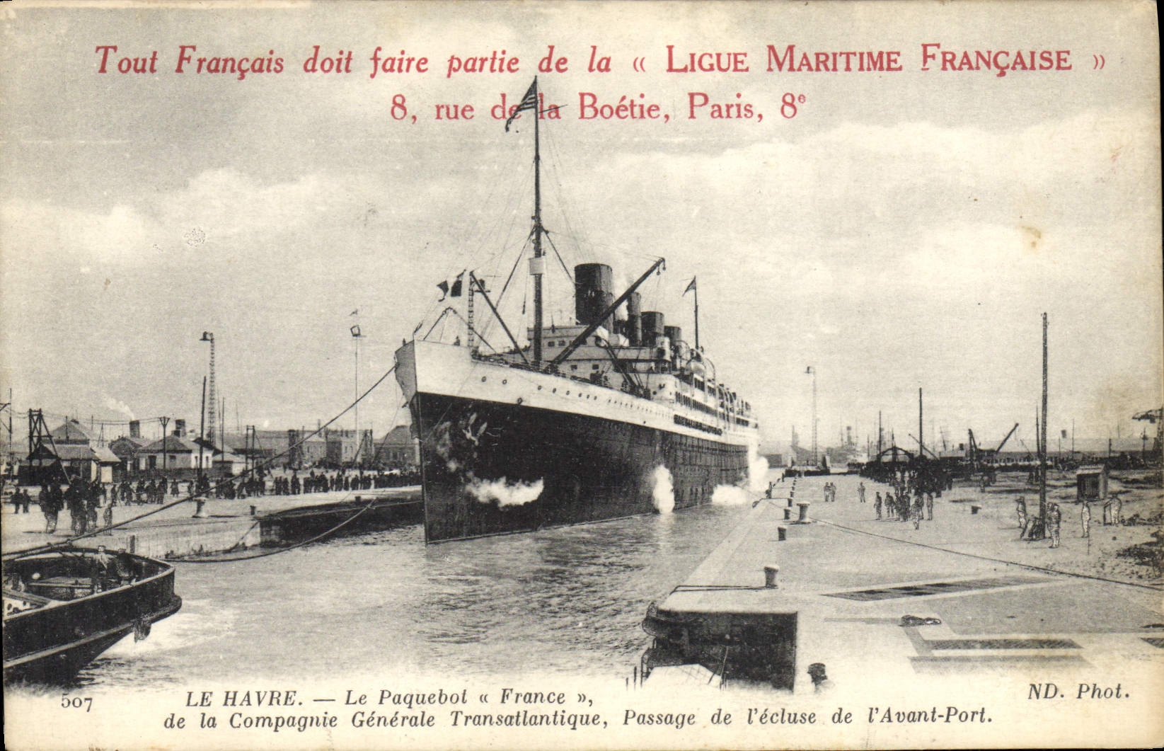 Le Havre — Le paquebot « France », passage de l'écluse de l'Avant-Port — ND. Phot. — 507